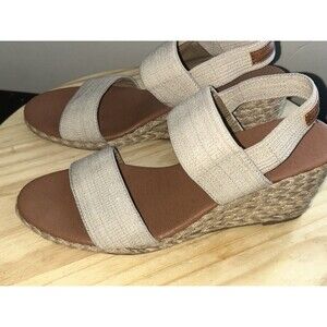 Tommy Bahama  Women’s 9 Tan Wedge Sakura Sandals